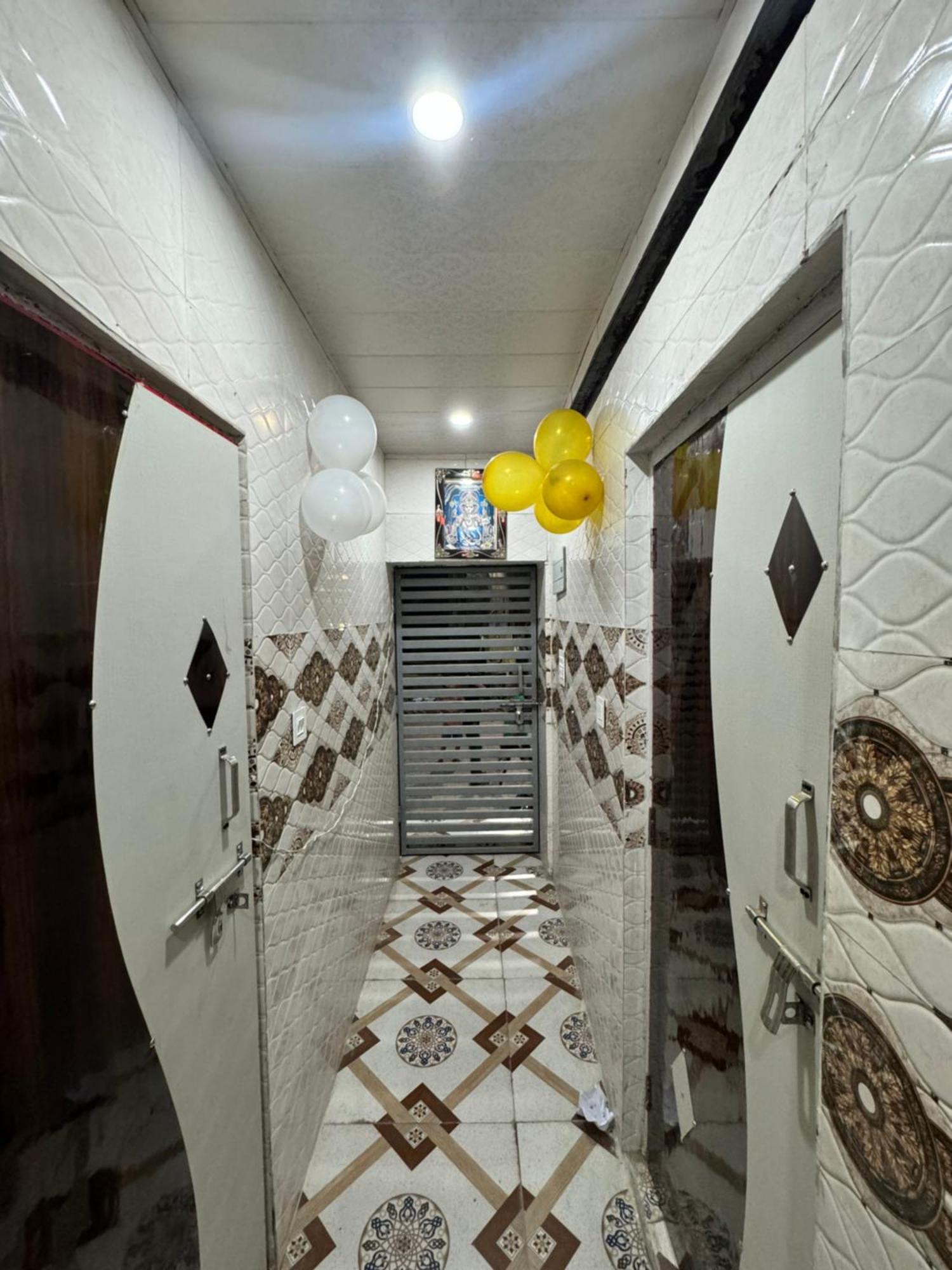 Pakhi Residency Hotel Vrindāvan Exterior foto